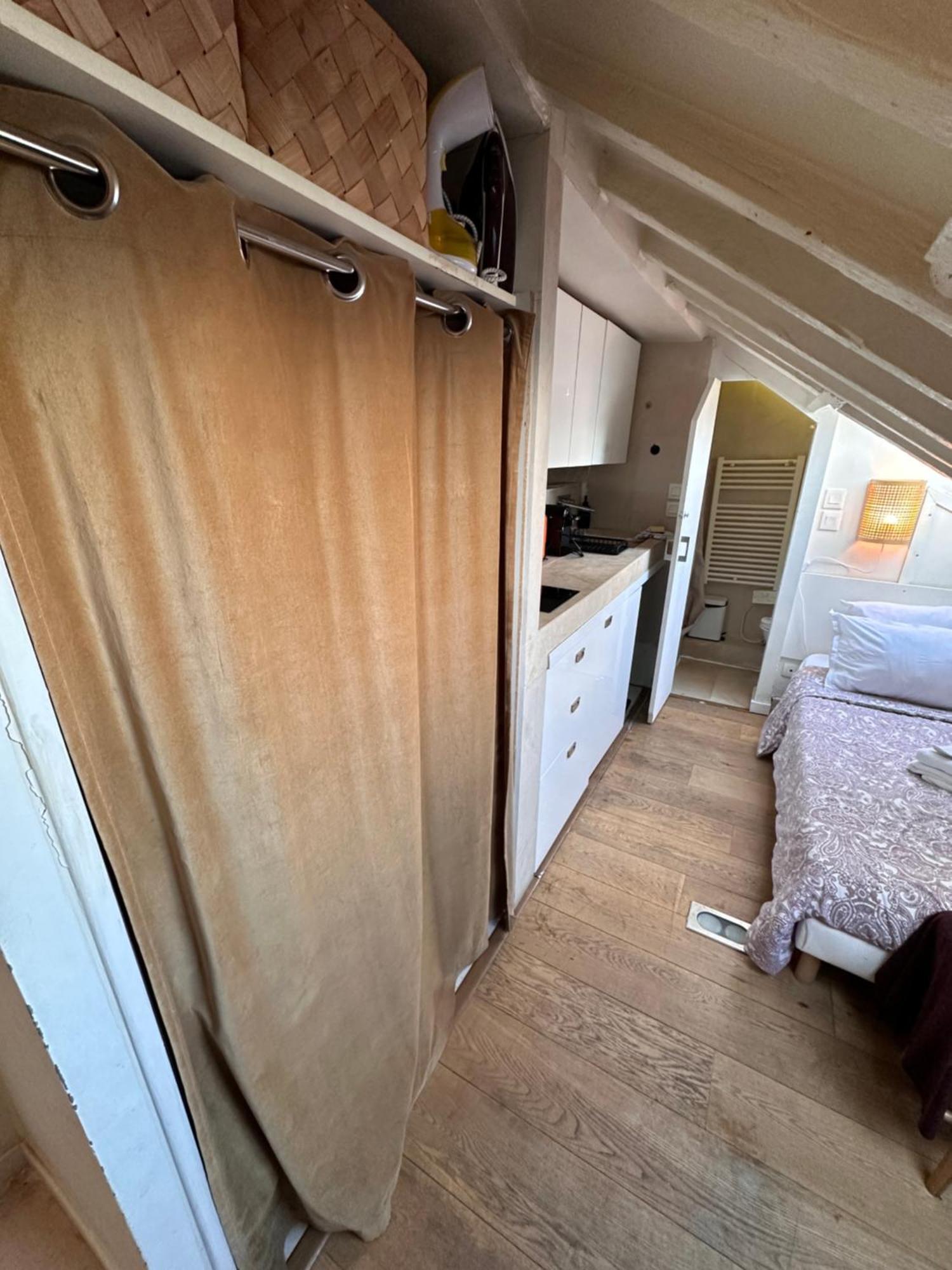 Marais Rooftop Studio - Metro Filles Du Calvaire Apartment Paris Ngoại thất bức ảnh