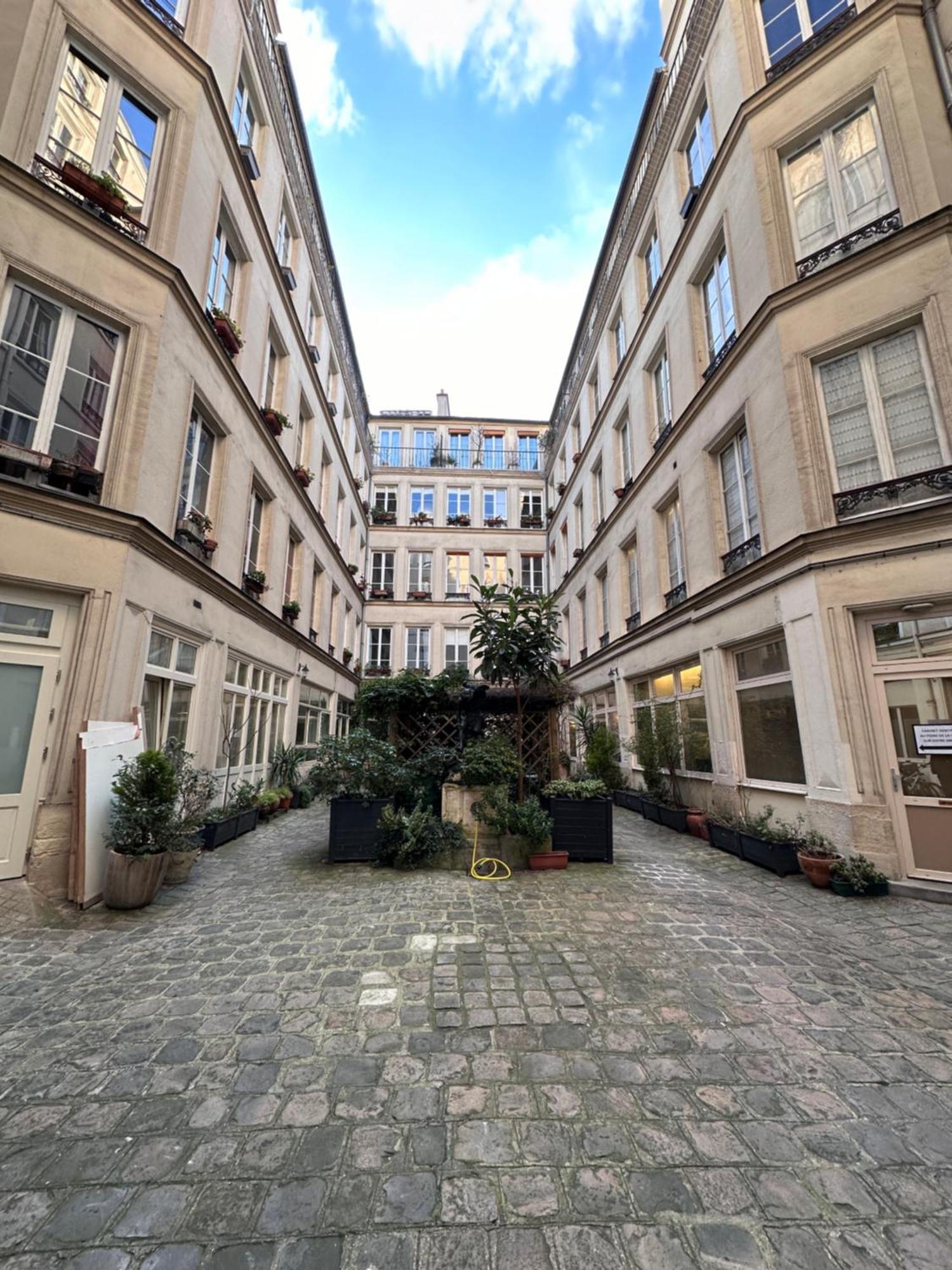 Marais Rooftop Studio - Metro Filles Du Calvaire Apartment Paris Ngoại thất bức ảnh